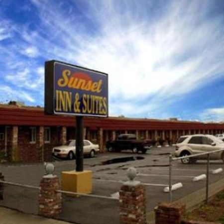 Sunset Inn And Suites West Sacramento Exterior photo