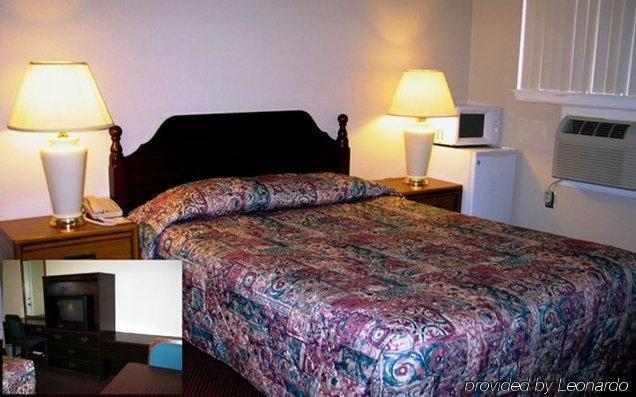 Sunset Inn And Suites West Sacramento Room photo